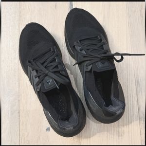 Adidas Ultraboost 22 Wmn's Size 11/Men's Size 10